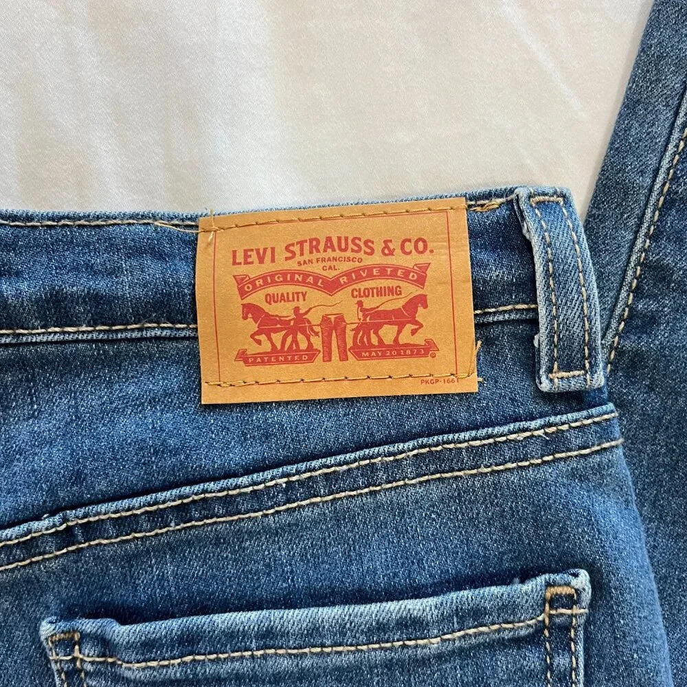 Levi's | Medium Wash High Rise Super Skinny Denim Jeans | Size 26 - Picture 7 of 7